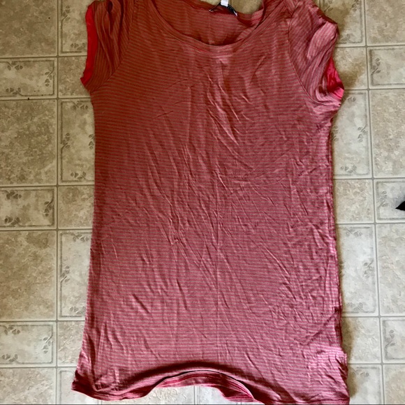 EUC Anthropologie Tee, size XL - Picture 1 of 2